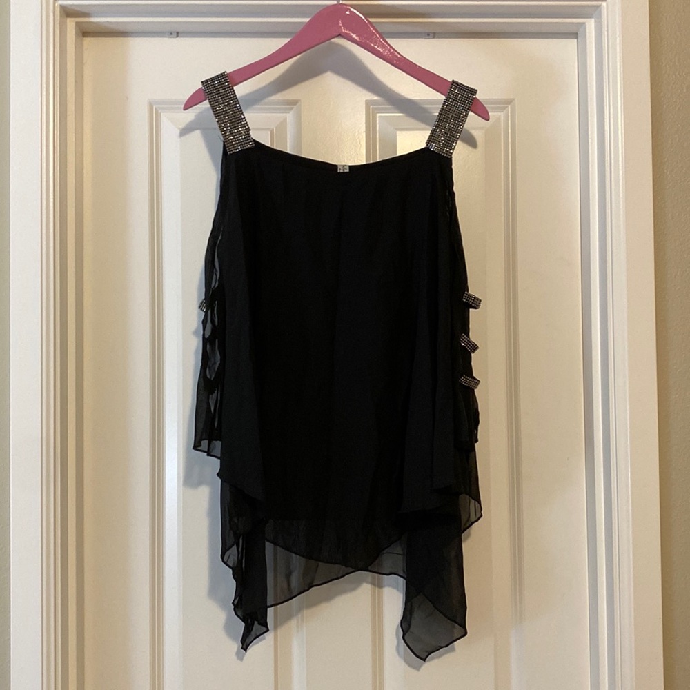 Black cold shoulder top by PerSeption Concept